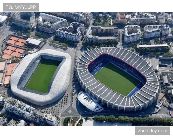 极端降雨导致巴黎王子公园球场部分看台漏水，比赛未中断